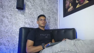 Chris_Dick99 live cam on Cam4