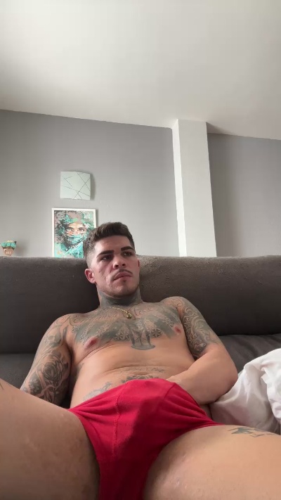 Chrisdov live cam on Cam4