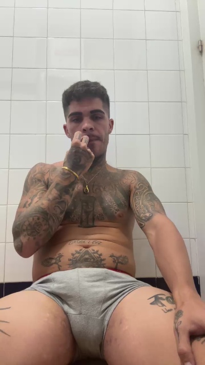 Chrisdov live cam on Cam4