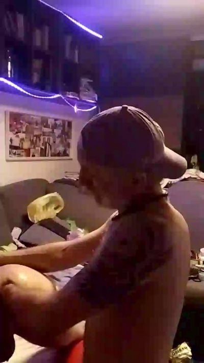 ChrissFFist live cam on Cam4