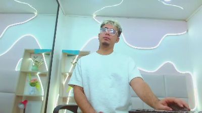 ChrissKing live cam on Cam4