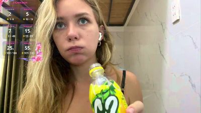 ChristaTolomeo live cam on Cam4