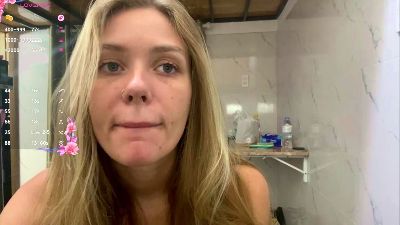 ChristaTolomeo live cam on Cam4