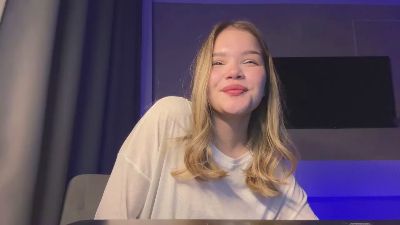ChristeenMarte live cam on Cam4