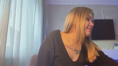 ChristeenMarte live cam on Cam4