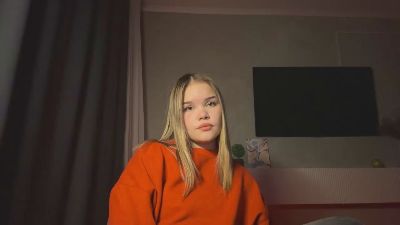 ChristeenMarte live cam on Cam4