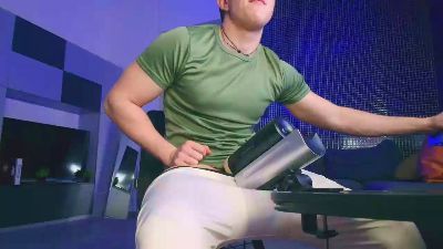 ChristianLevine live cam on Cam4