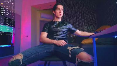 ChristianLevine live cam on Cam4