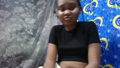Christiane05 live cam on Cam4