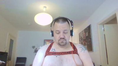 ChubBearHH live cam on Cam4