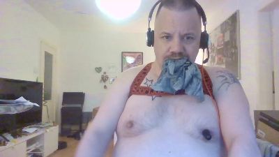 ChubBearHH live cam on Cam4