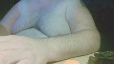 Chubby2605 live cam on Cam4