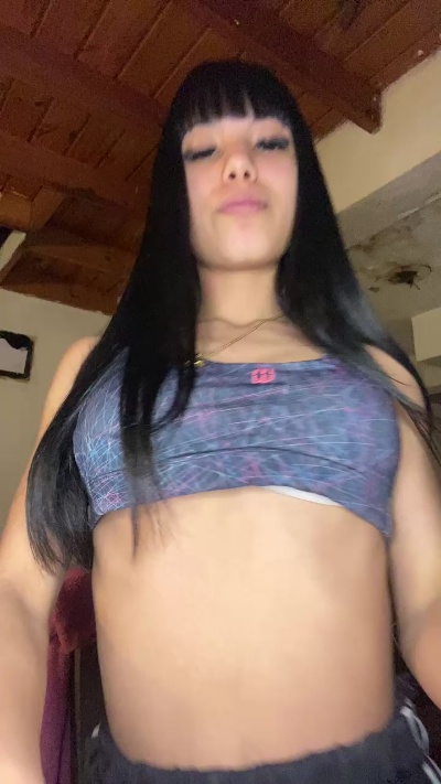 Chulita22 live cam on Cam4