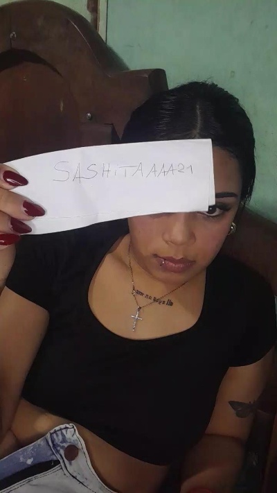 Chulita2222 live cam on Cam4