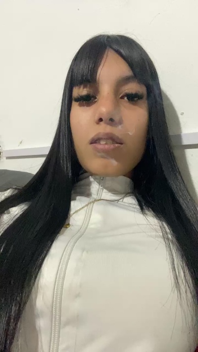 Chulita22 live cam on Cam4