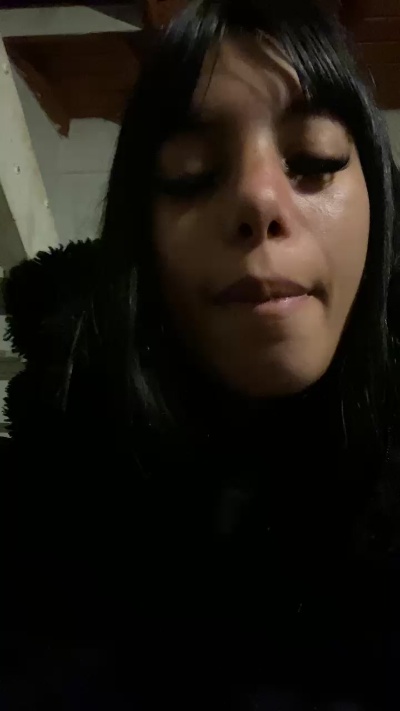 Chulita22 live cam on Cam4