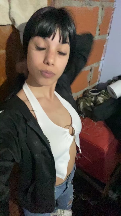 Chulita22 live cam on Cam4