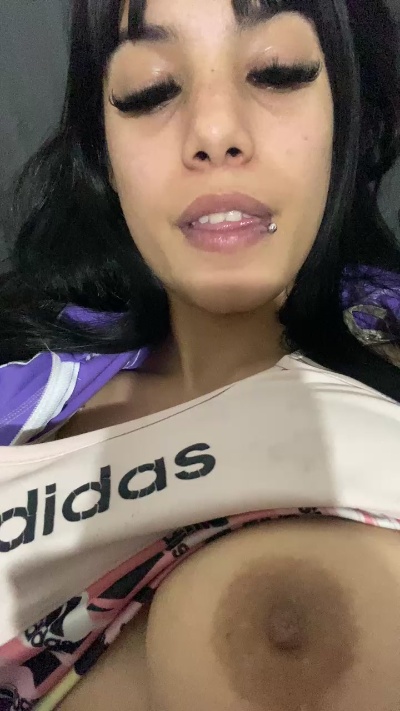 Chulita22 live cam on Cam4