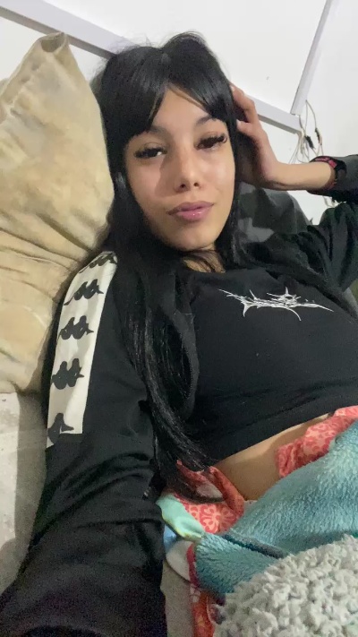 Chulita22 live cam on Cam4