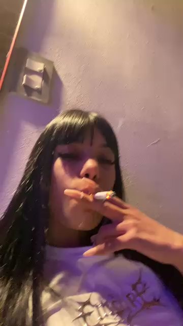 Chulita22 live cam on Cam4