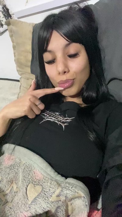 Chulita22 live cam on Cam4