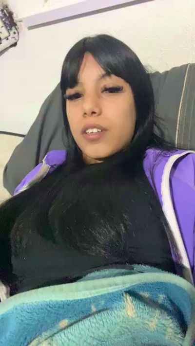 Chulita22 live cam on Cam4