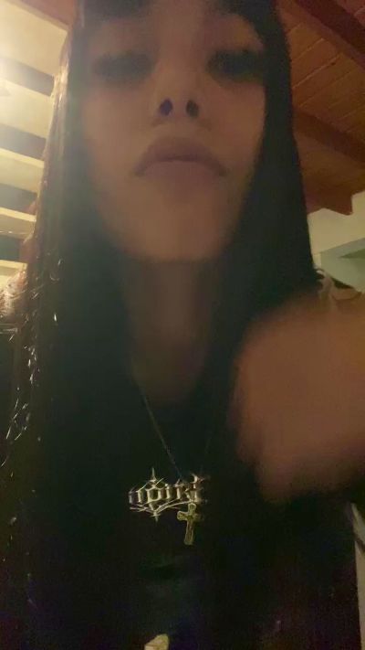 Chulita22 live cam on Cam4