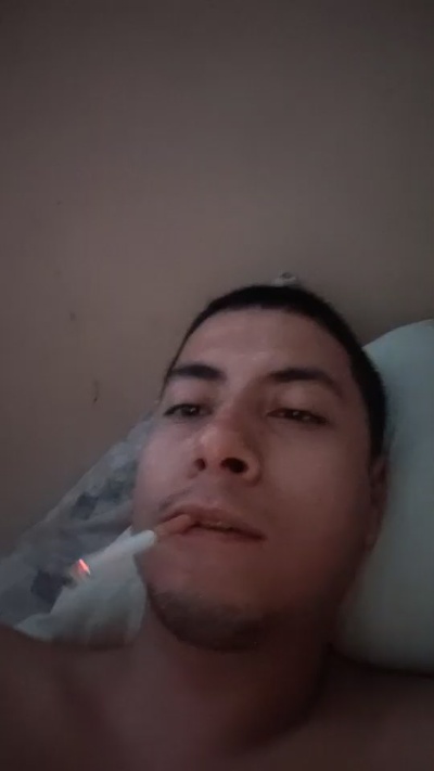Chxvez live cam on Cam4