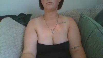 Cierarae1 live cam on Cam4