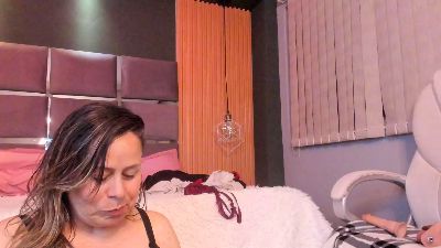 Cinthya_roberts live cam on Cam4