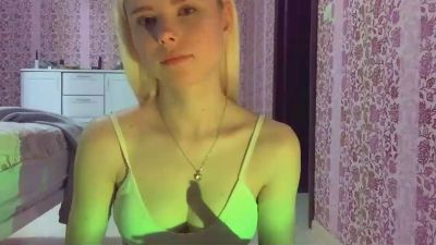 CiraFernsler live cam on Cam4