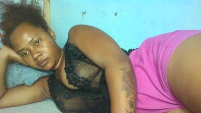 Clara2626 live cam on Cam4