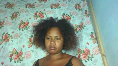 Clara2626 live cam on Cam4