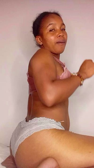 Profile and Statistics for ClaraKessa on Cam4