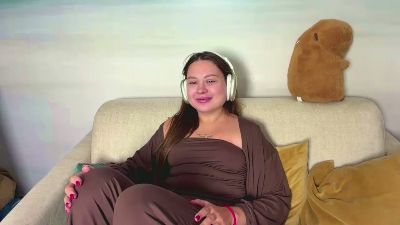 ClareCarnillo live cam on Cam4