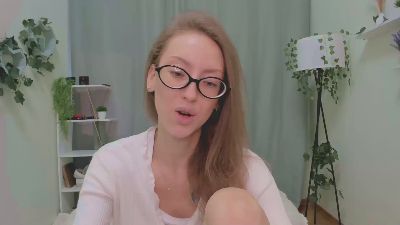 ClarineKypuros live cam on Cam4
