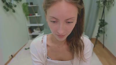 ClarineKypuros live cam on Cam4