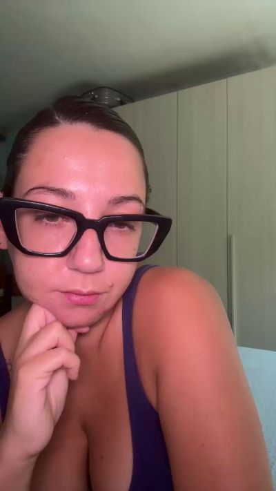 Clarissa_feet live cam on Cam4