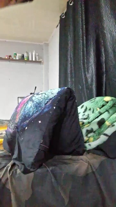 Clark_Jhonz live cam on Cam4