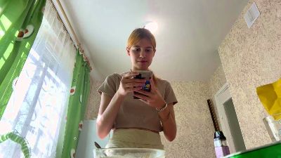 ClashRoyaleLove live cam on Cam4