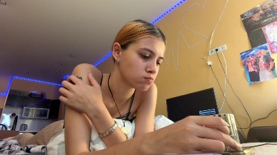 ClashRoyaleLove live cam on Cam4
