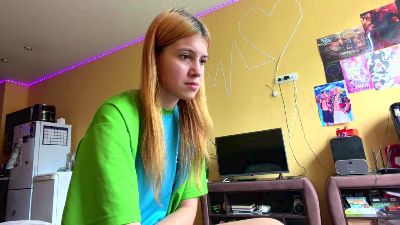ClashRoyaleLove live cam on Cam4