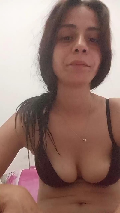 Claudia26 live cam on Cam4