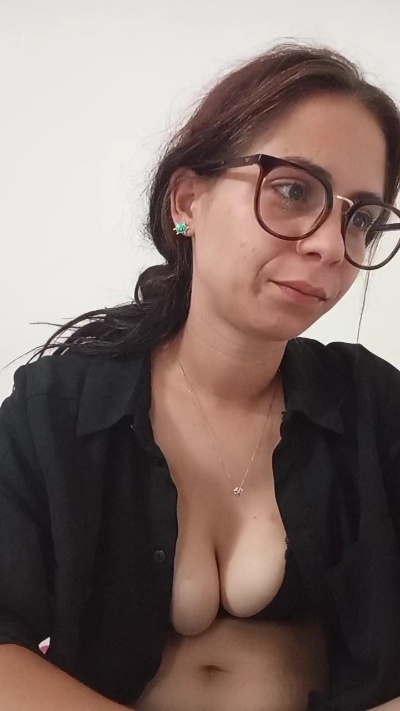 Claudia26 live cam on Cam4