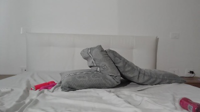 Claudia97 live cam on Cam4