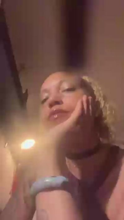 Cleo1 live cam on Cam4