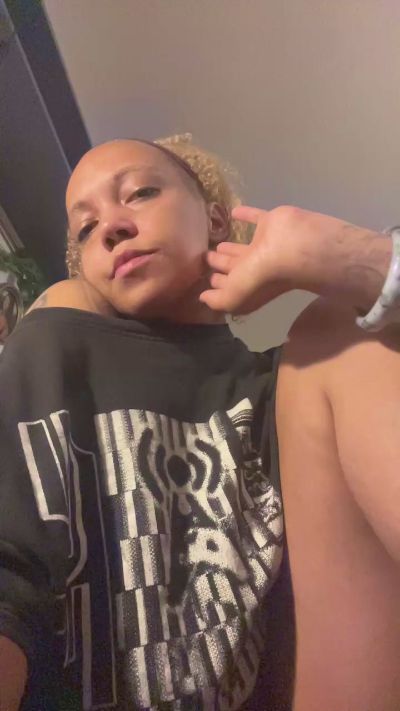 Cleo1 live cam on Cam4