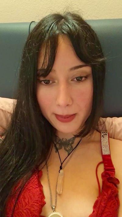 Cleopatra111 live cam on Cam4