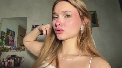 CleoraZelkin live cam on Cam4