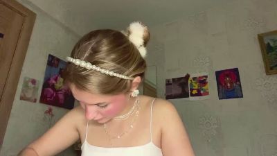 CleoraZelkin live cam on Cam4